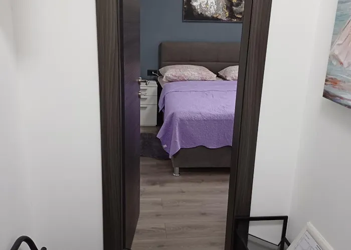 Ana *